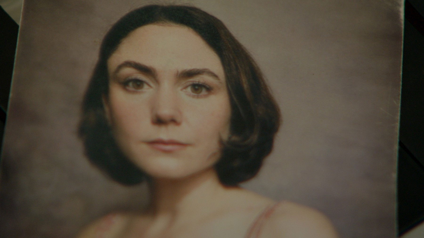 Backdrop for Lucía, the Woman Without a Face