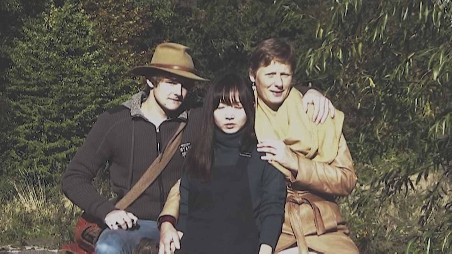 Backdrop for You're Leaving Amsterdam / Welcome To Amstelveen: Introduction