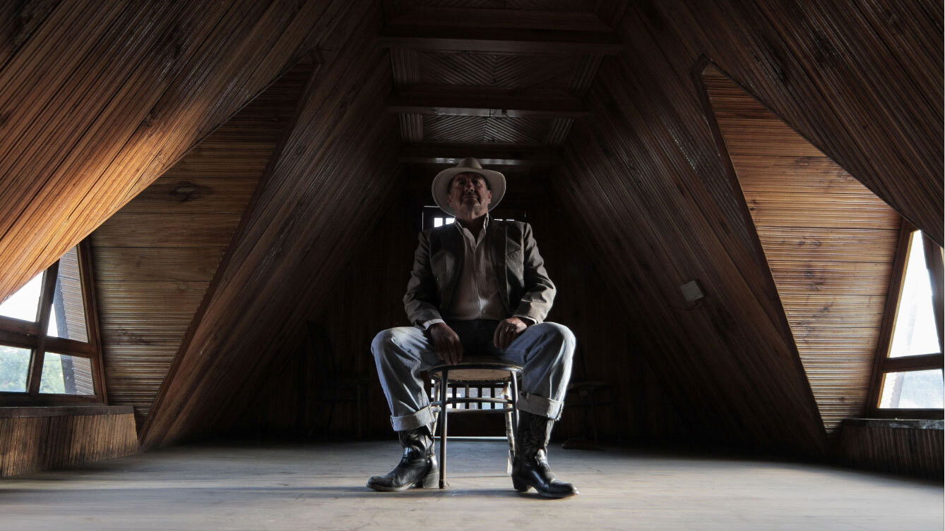 Backdrop for La casa de Walter