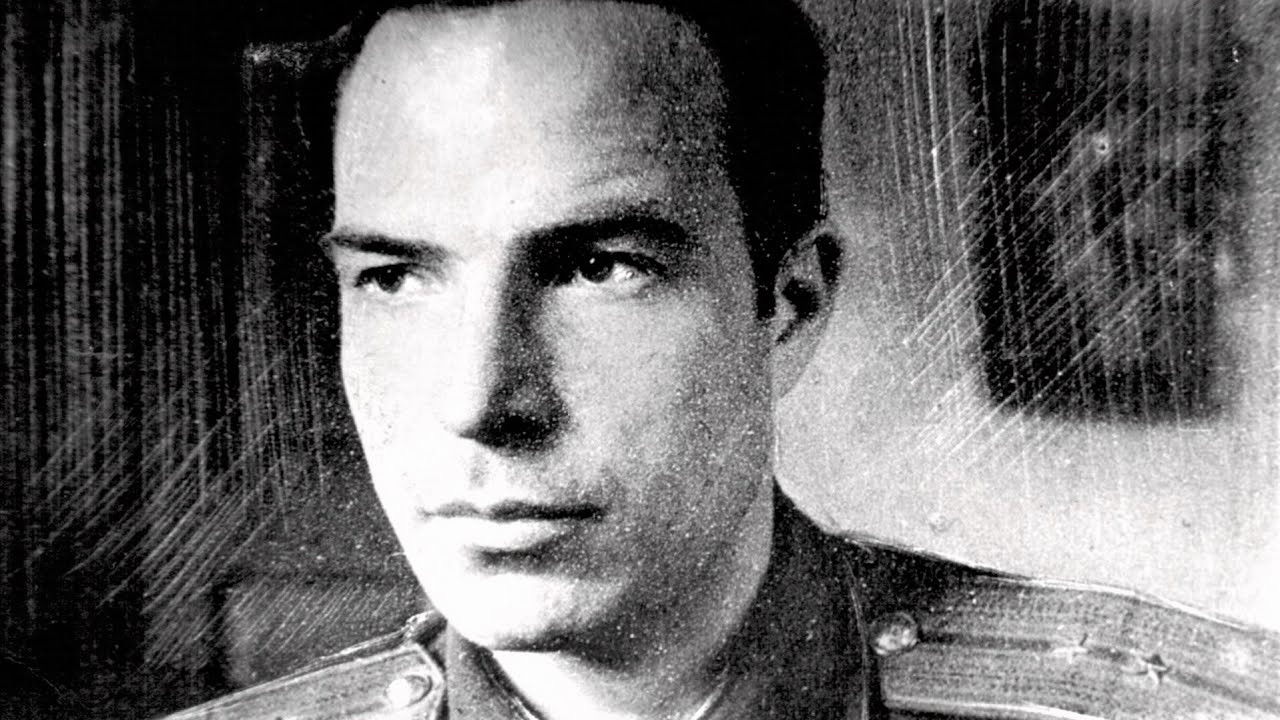 Backdrop for Front-line Cameraman