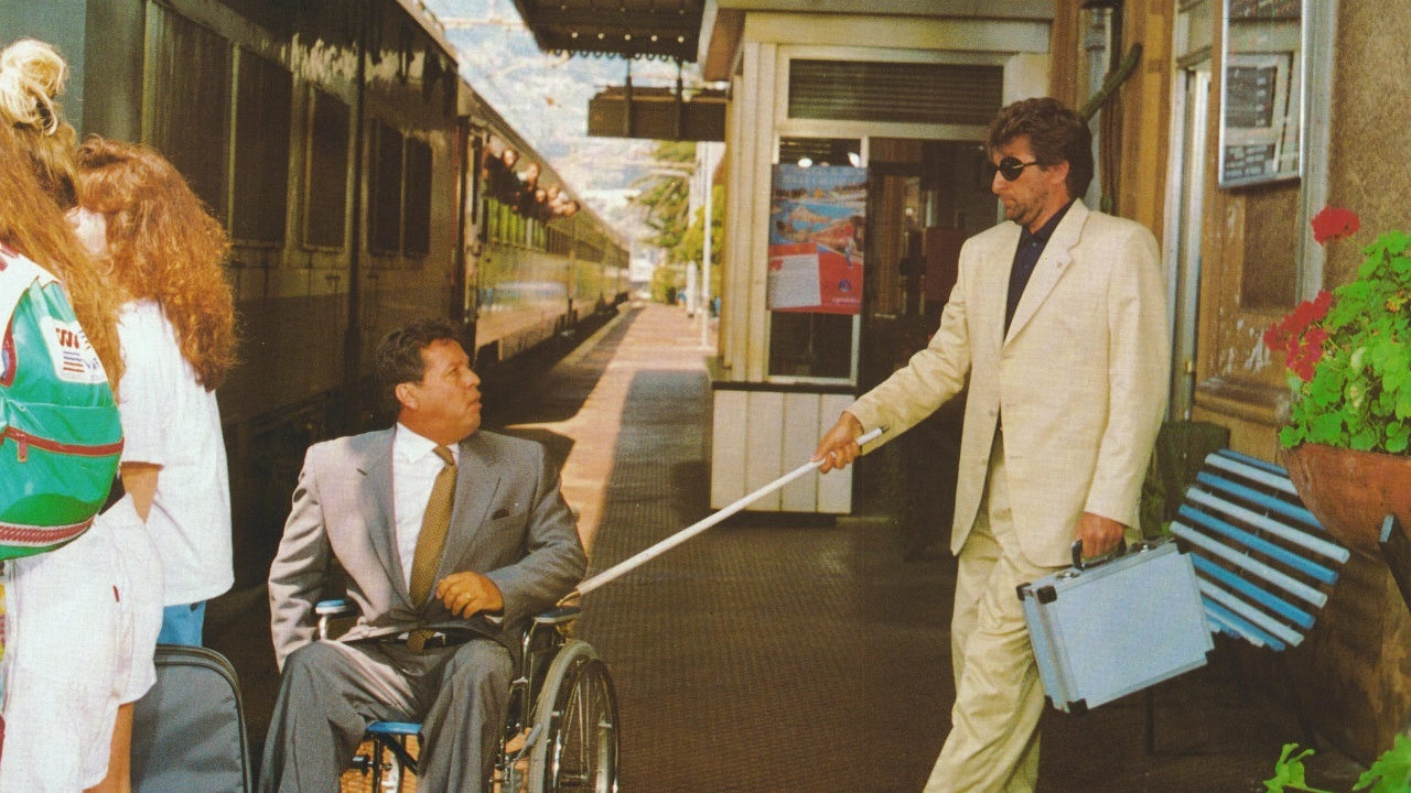 Backdrop for Infelici e contenti