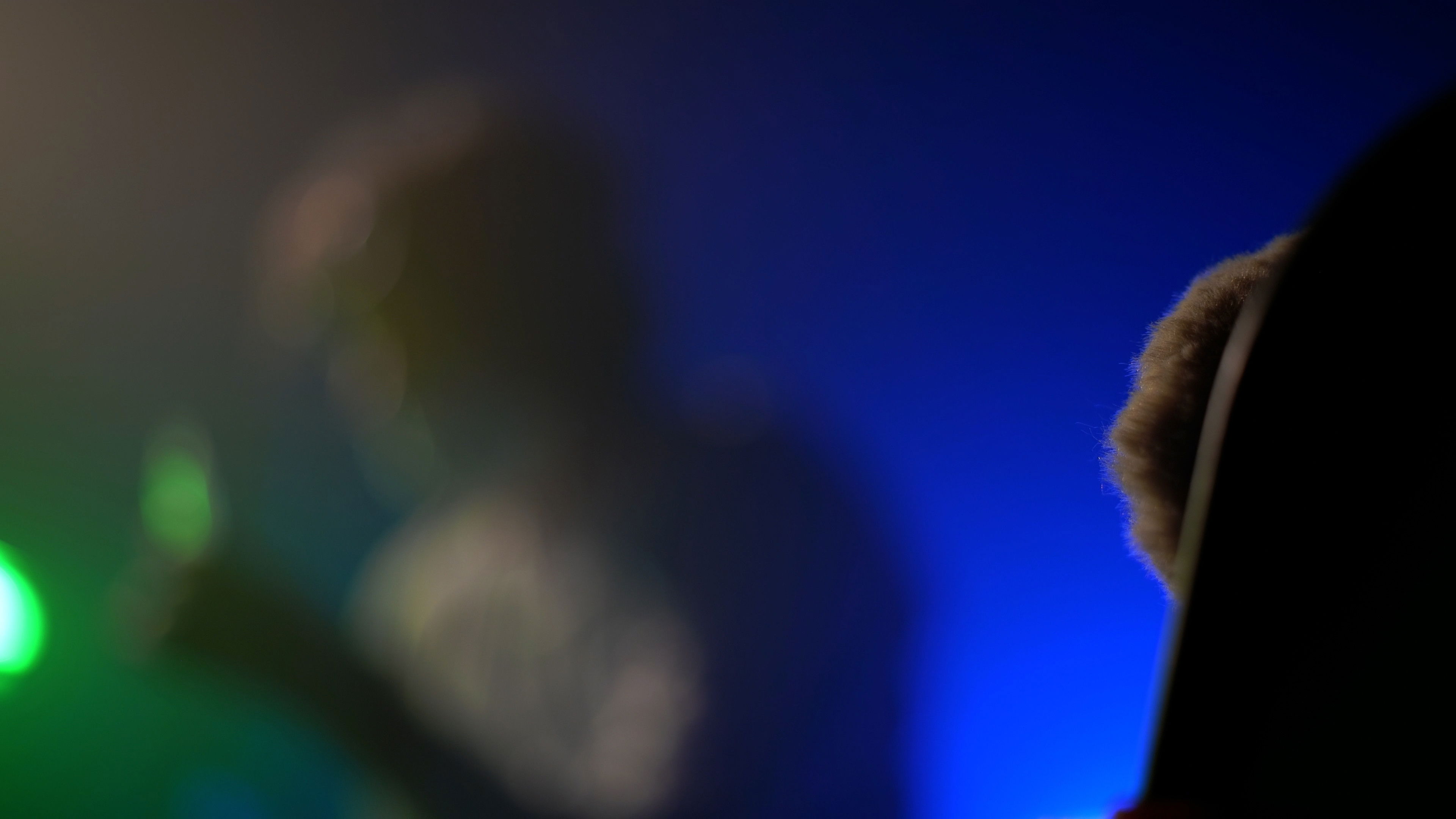 Backdrop for Ojitos De Botón