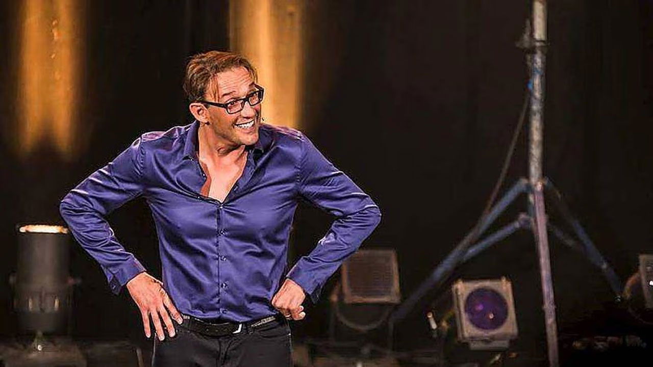 Backdrop for Julien Courbet fait son show au camping !