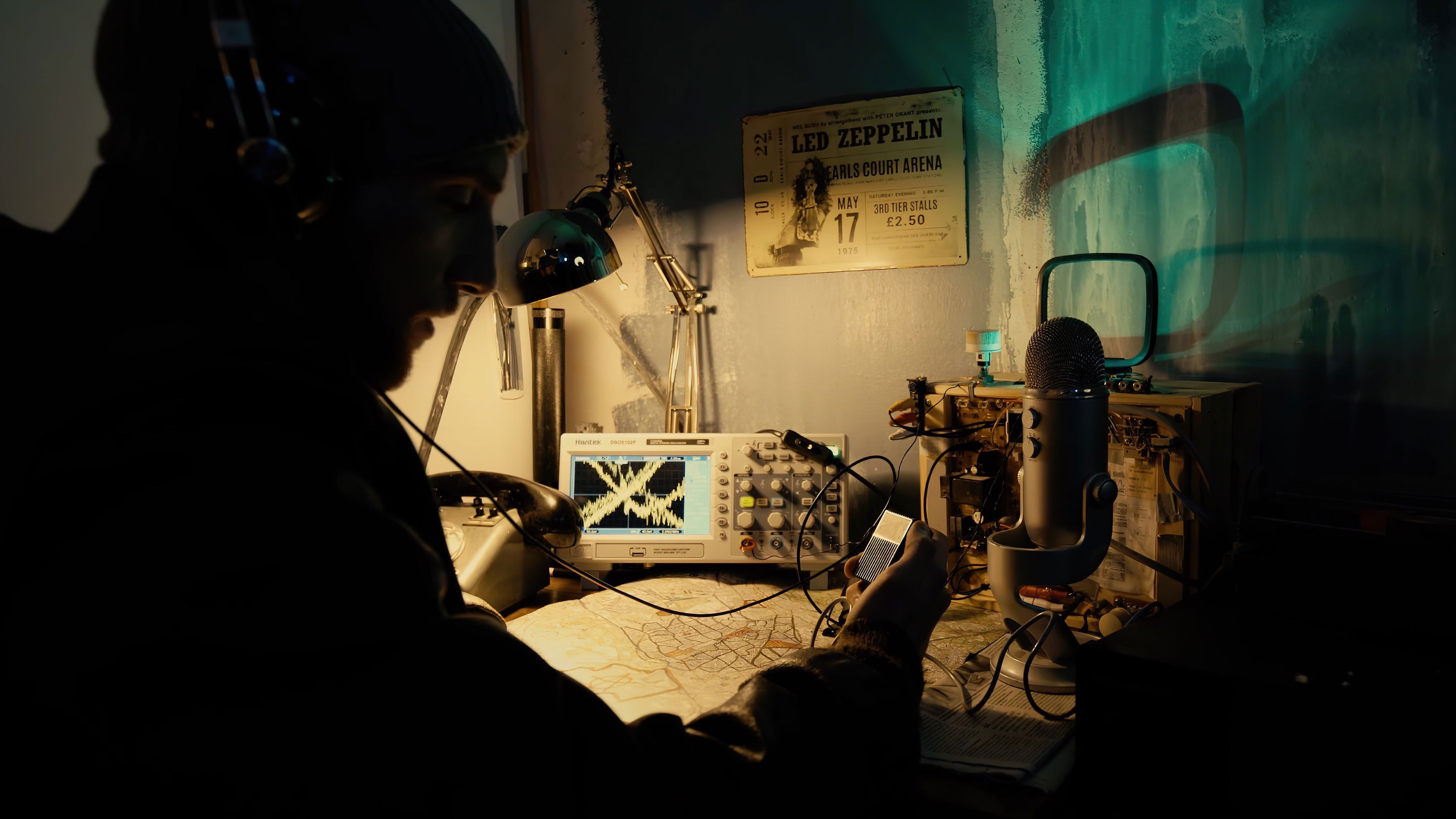 Backdrop for La Dernière Expédition