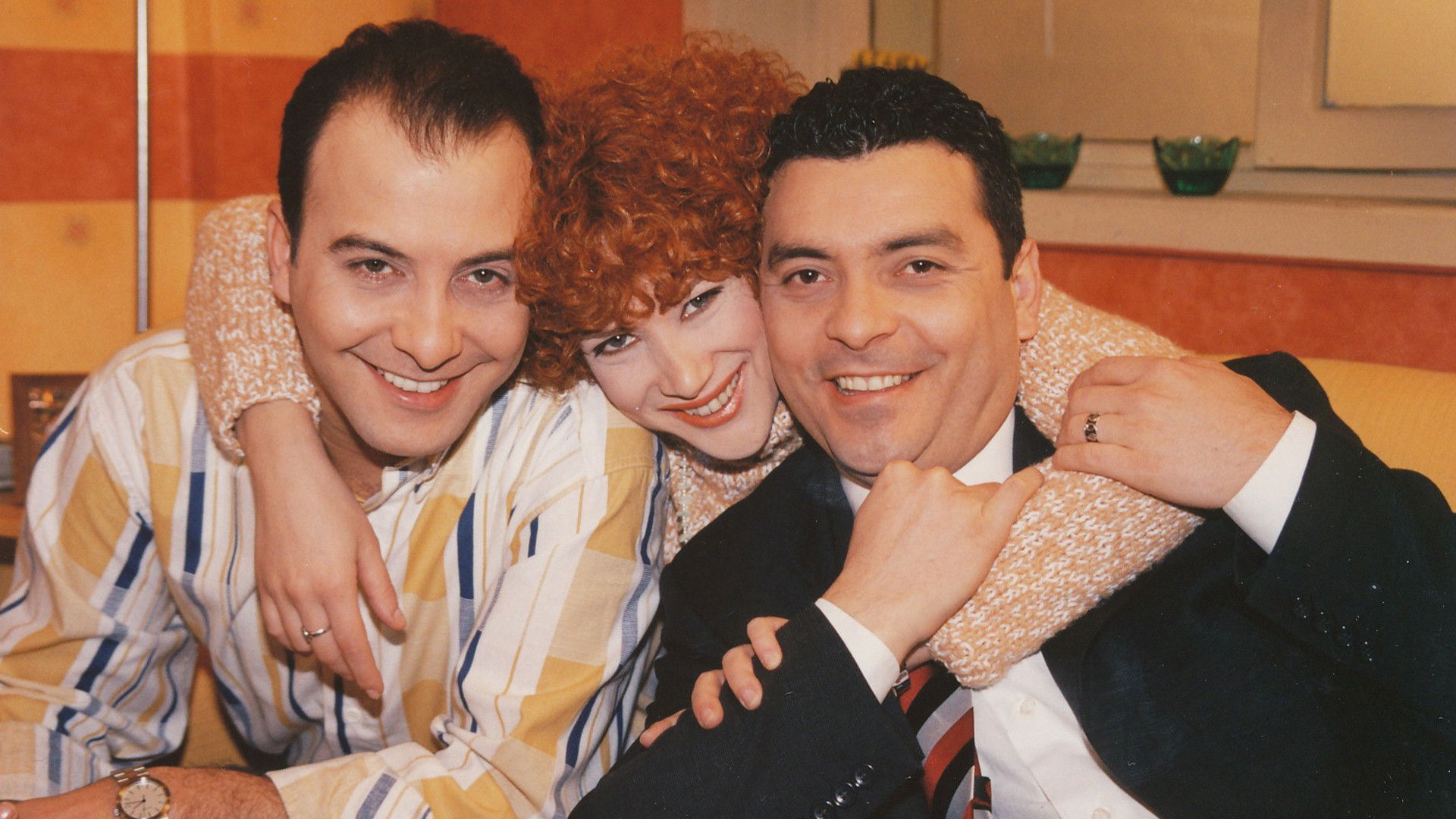 Backdrop for Ayrılsak da Beraberiz