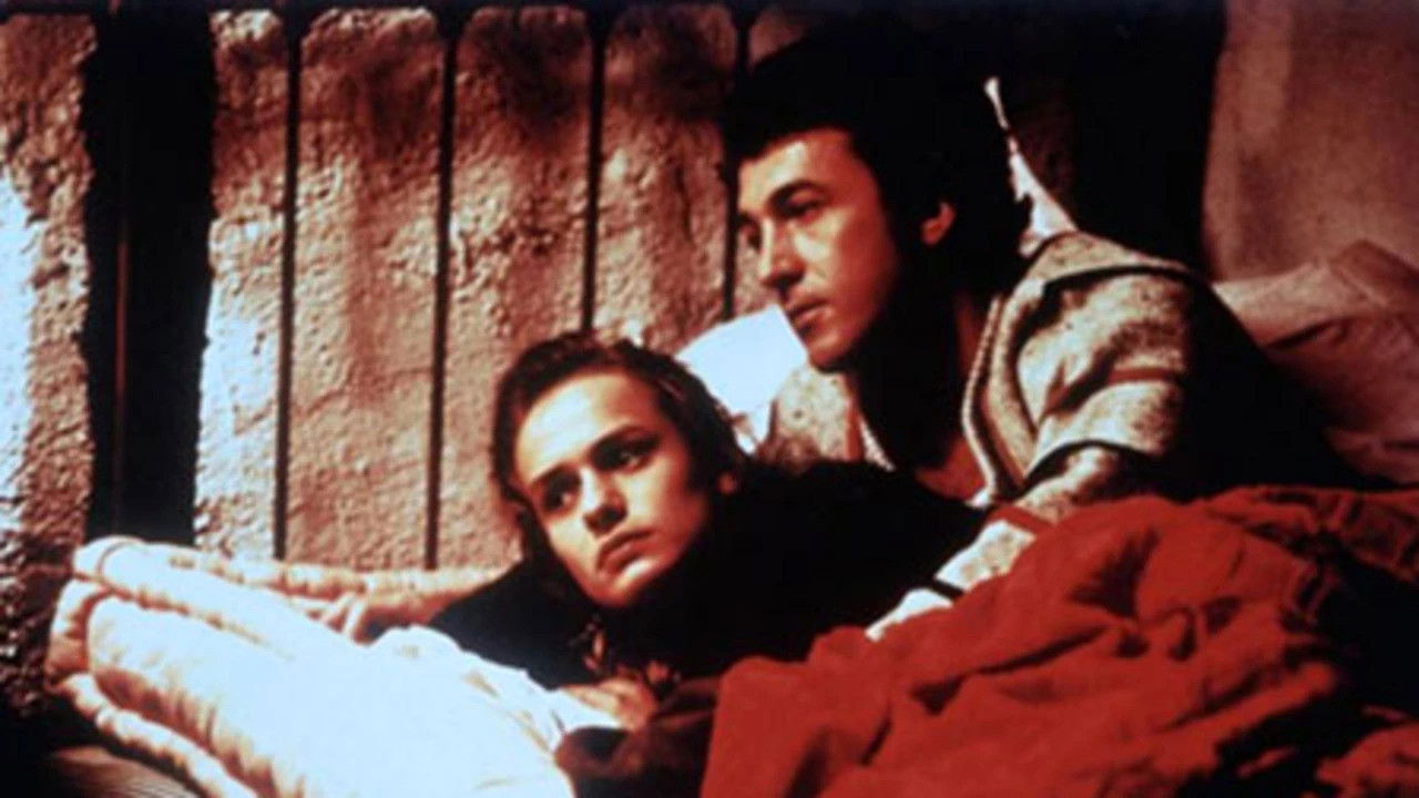 Backdrop for Jaune revolver