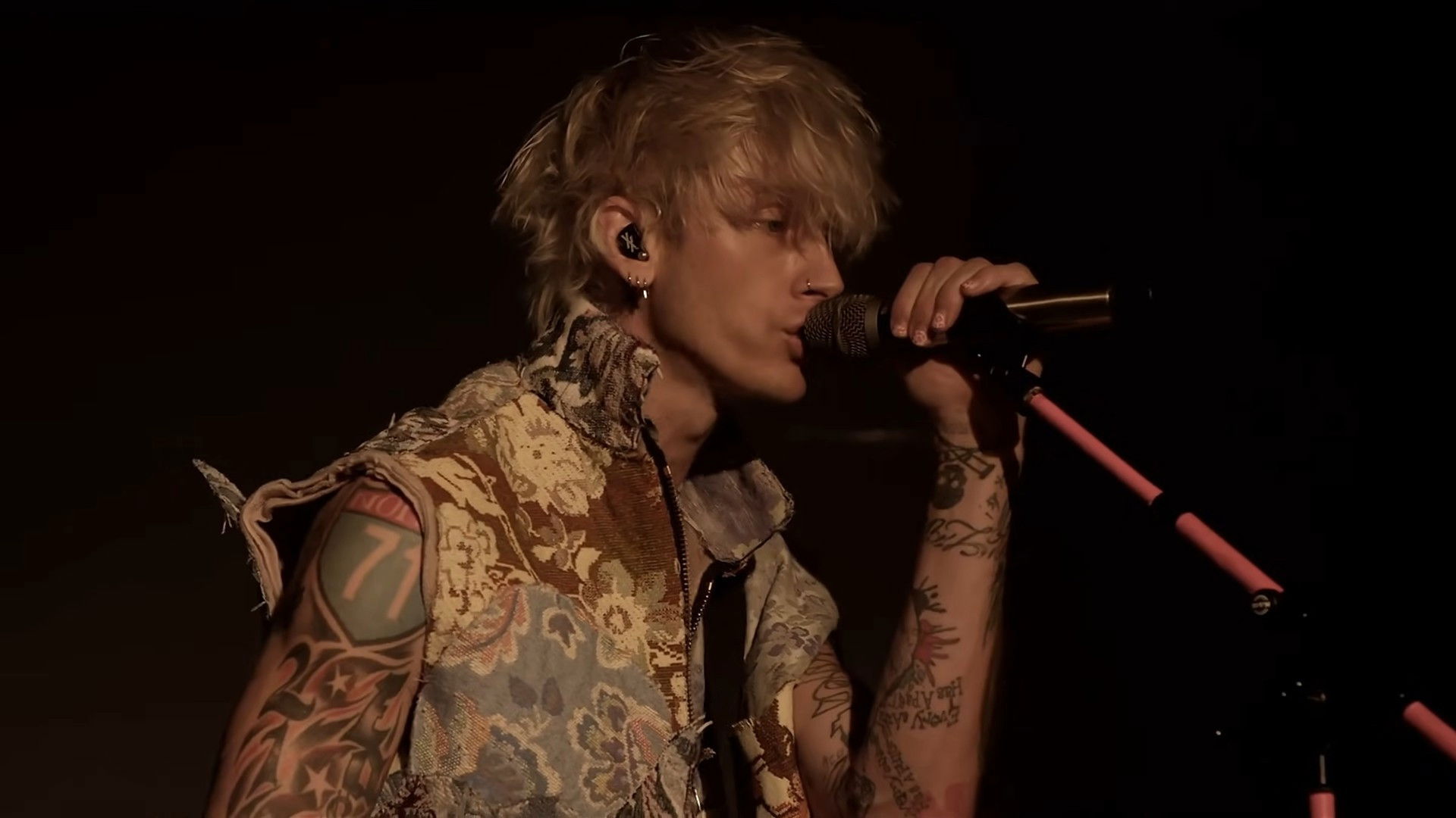Backdrop for Machine Gun Kelly - Tickets to My Downfall (Live at The Roxy)