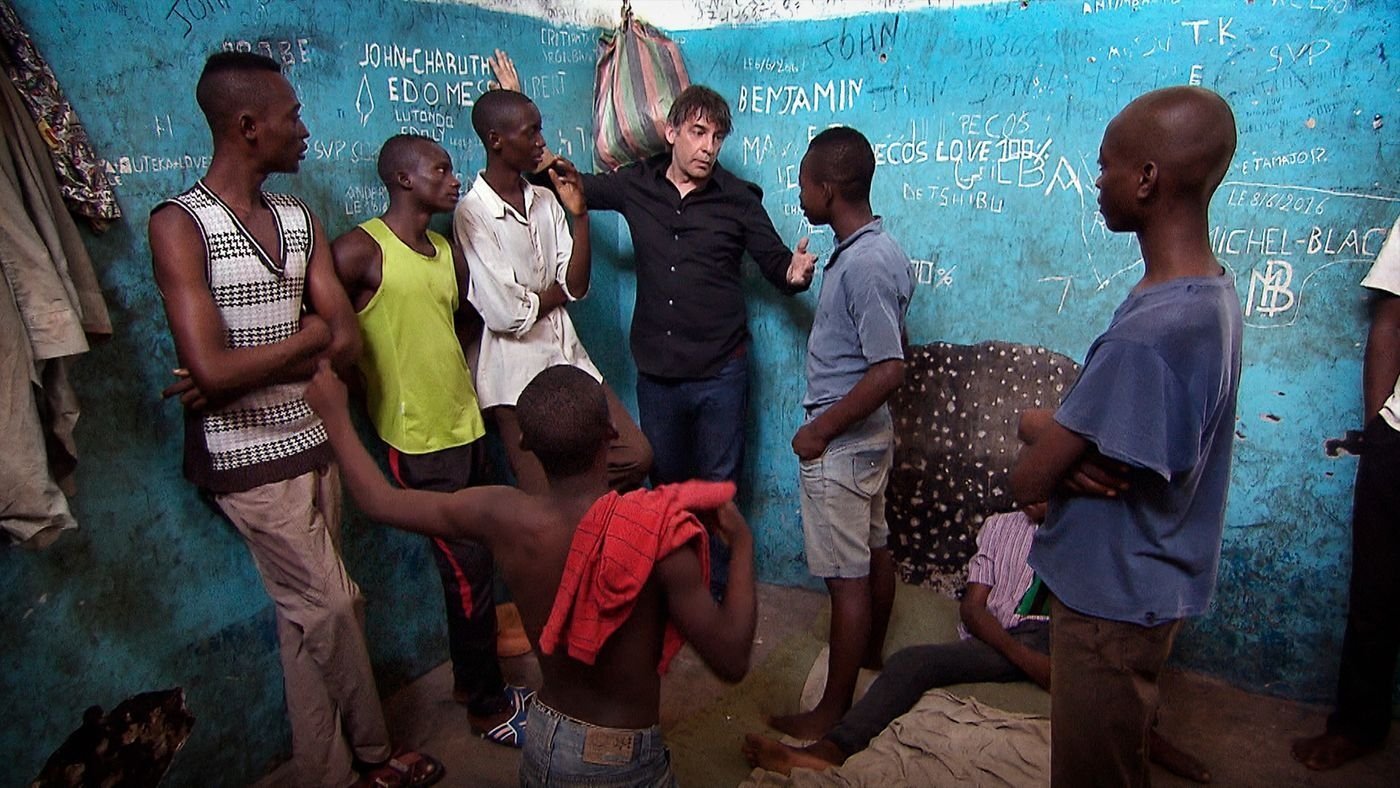 Backdrop for Alloo In de Buitenlandse Gevangenis