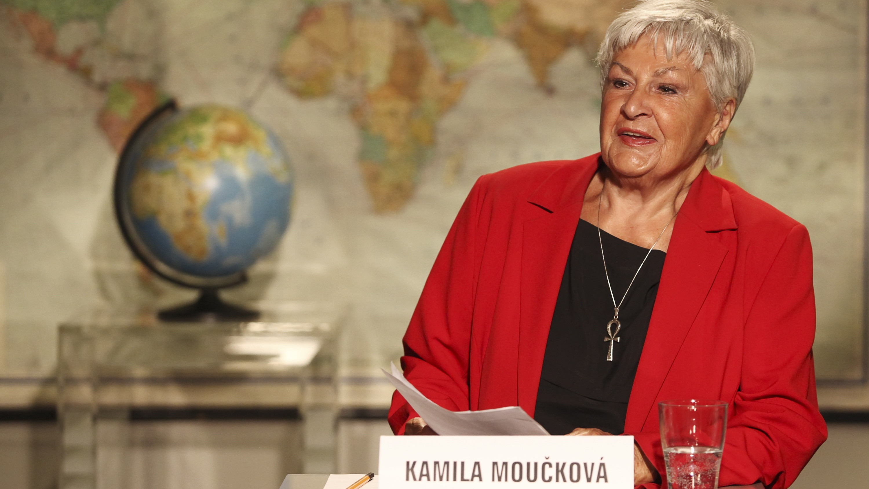 Backdrop for Parta Analog