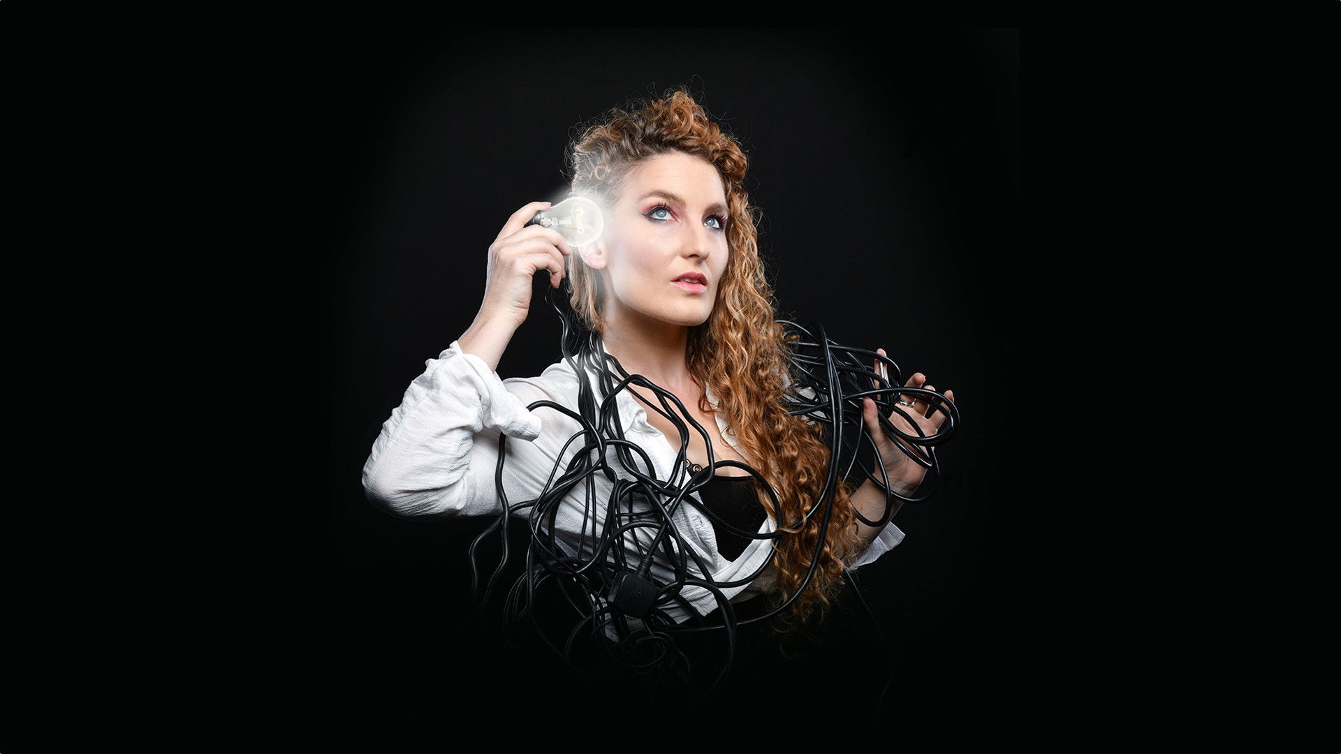 Backdrop for Alice Fraser: Twist