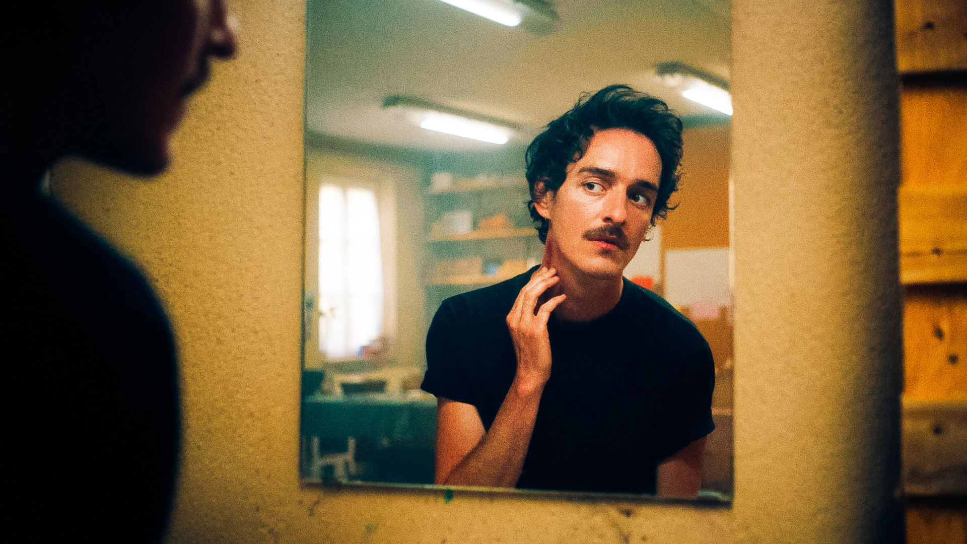 Backdrop for Les Inshortables, Vol. 8