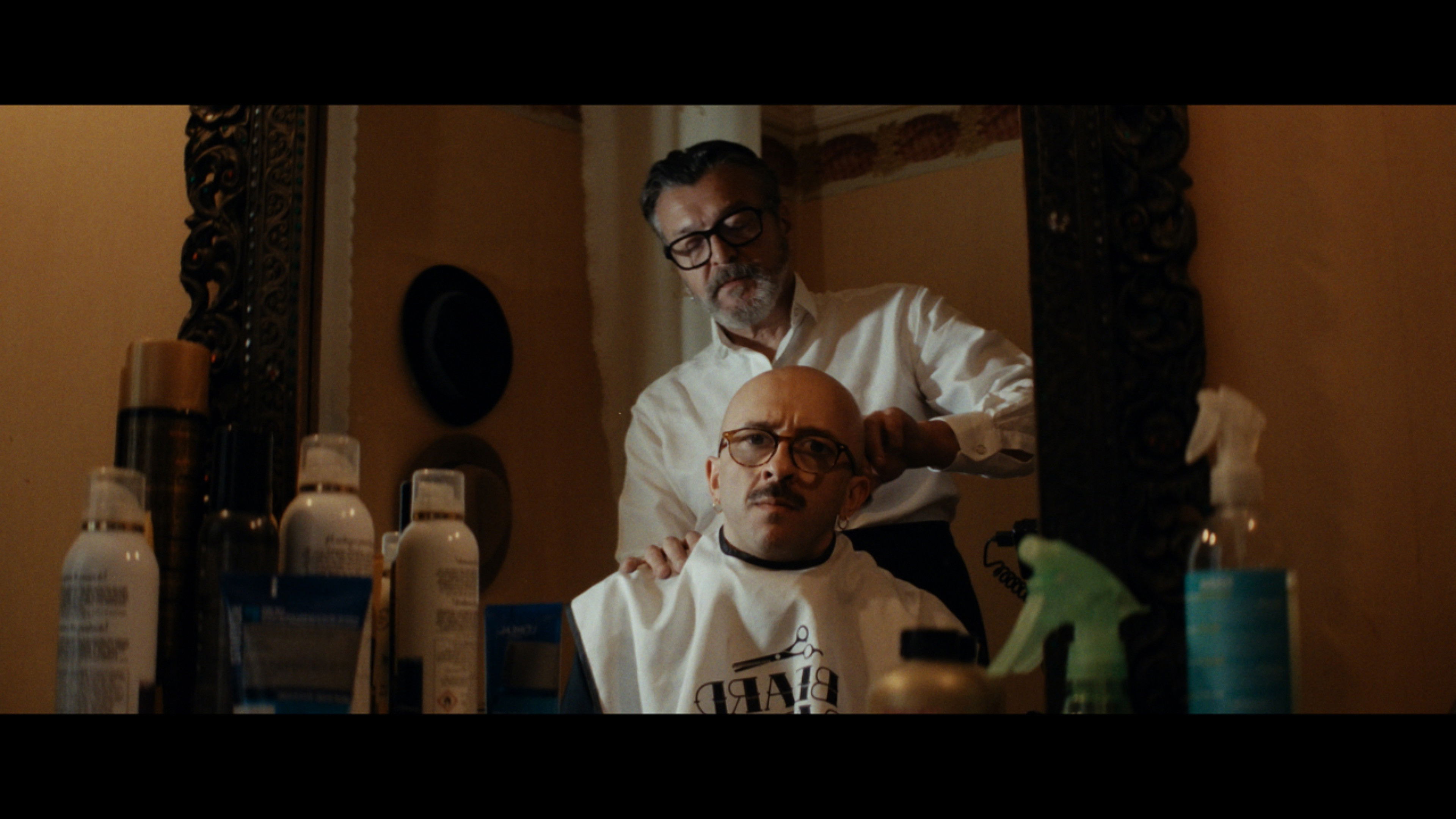 Backdrop for ¡Corta!