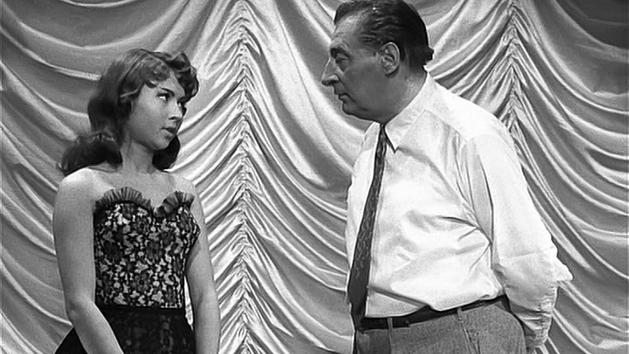 Backdrop for La Môme Pigalle