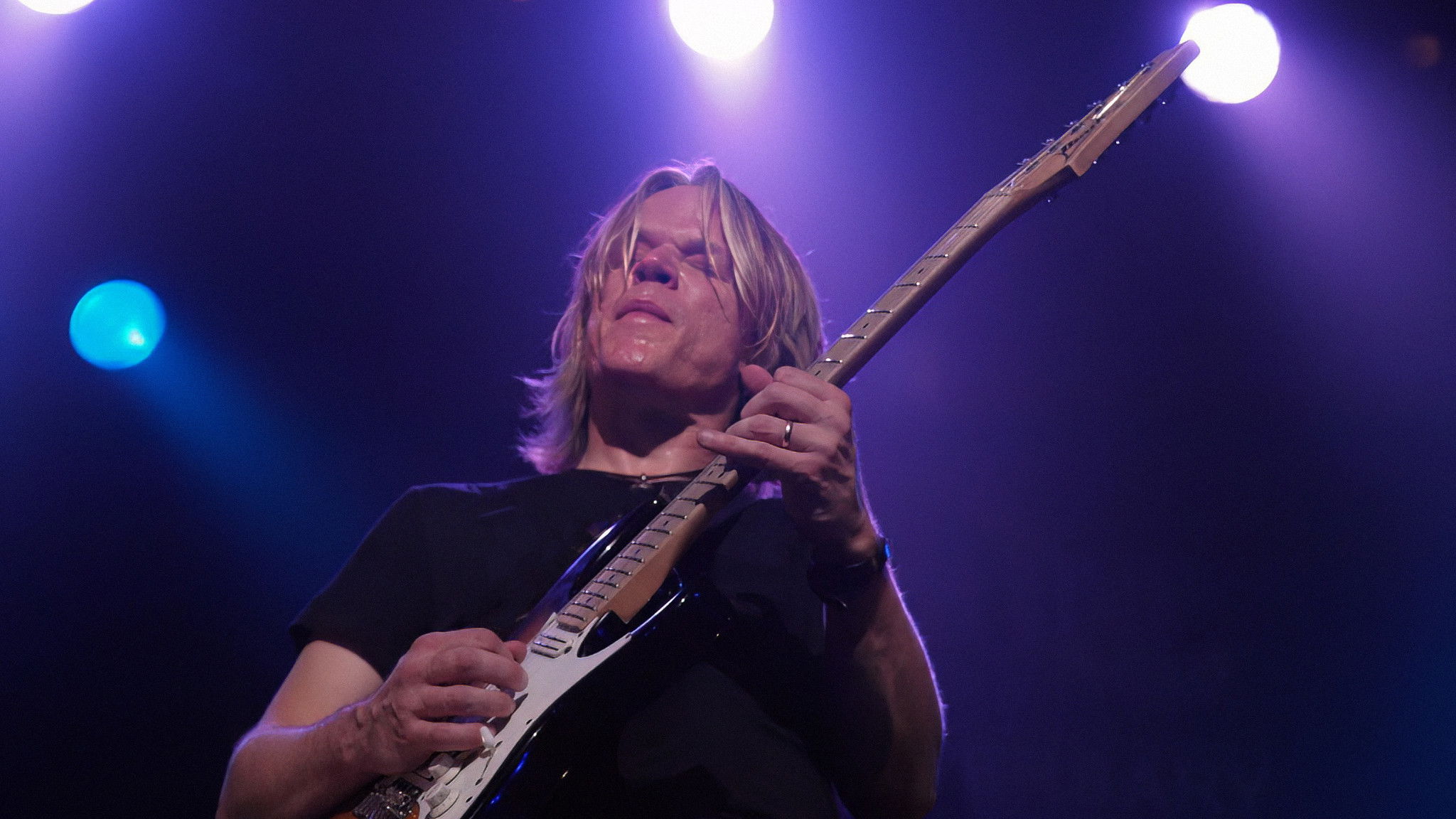 Backdrop for Andy Timmons Band - Live Resolution