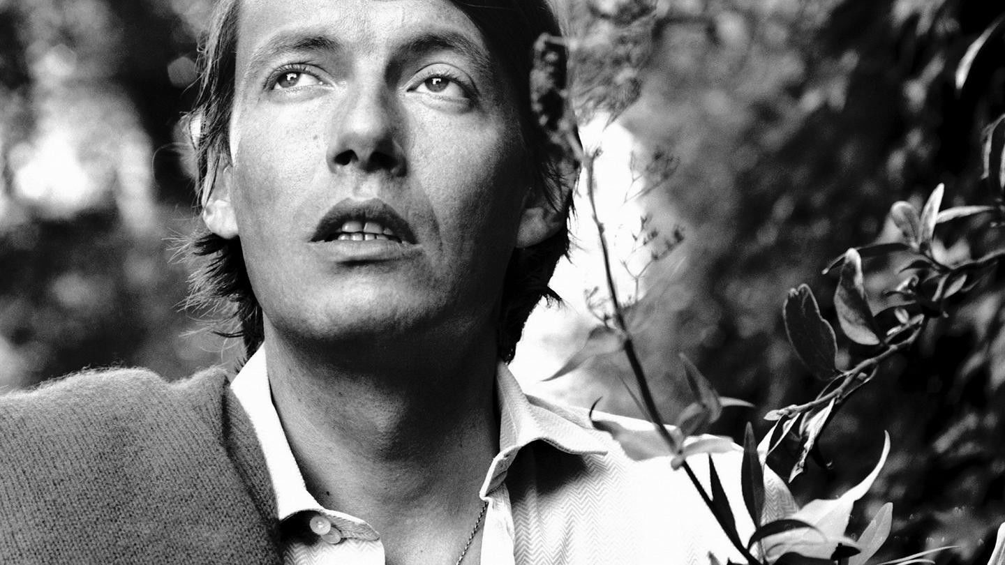 Backdrop for FABRIZIO DE ANDRÈ – PAROLE E MUSICA DI UN POETA