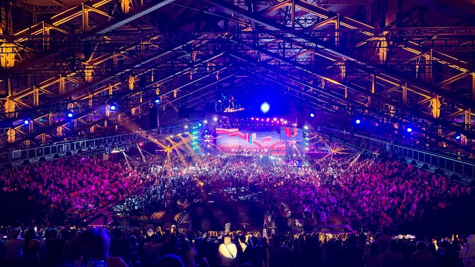 Backdrop for Les Enfoirés 2023 - Enfoirés un jour, toujours