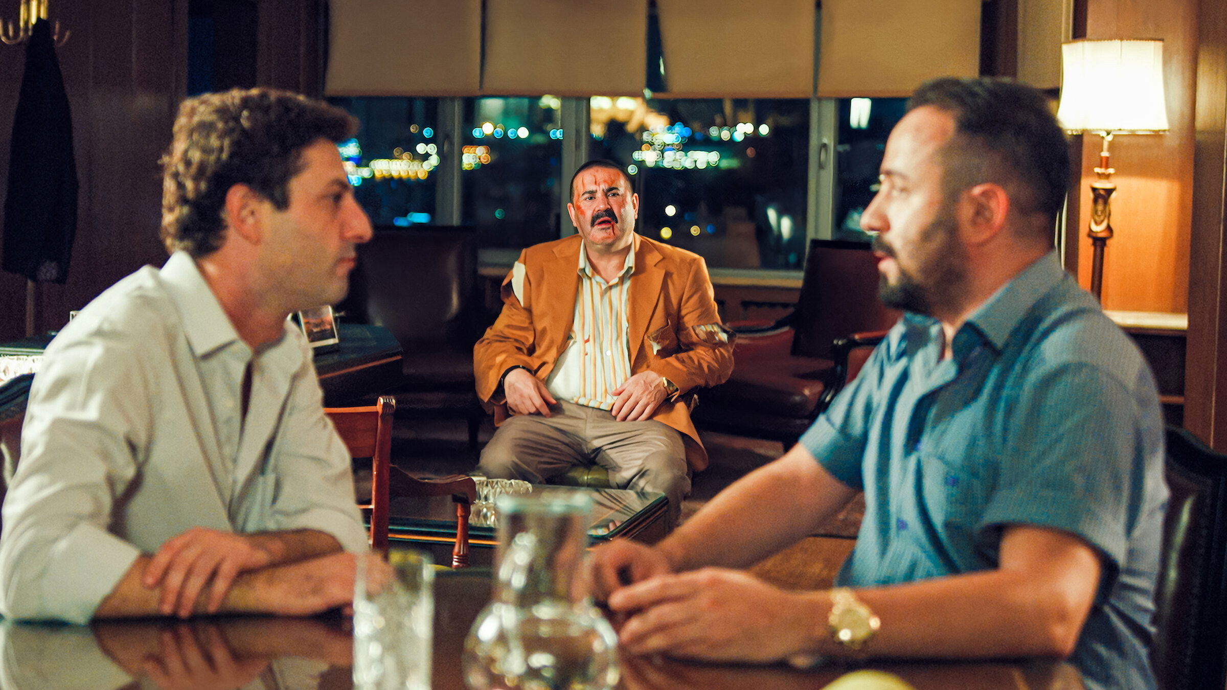 Backdrop for Hep Yek 4: Don’t Read Trouble, Altan