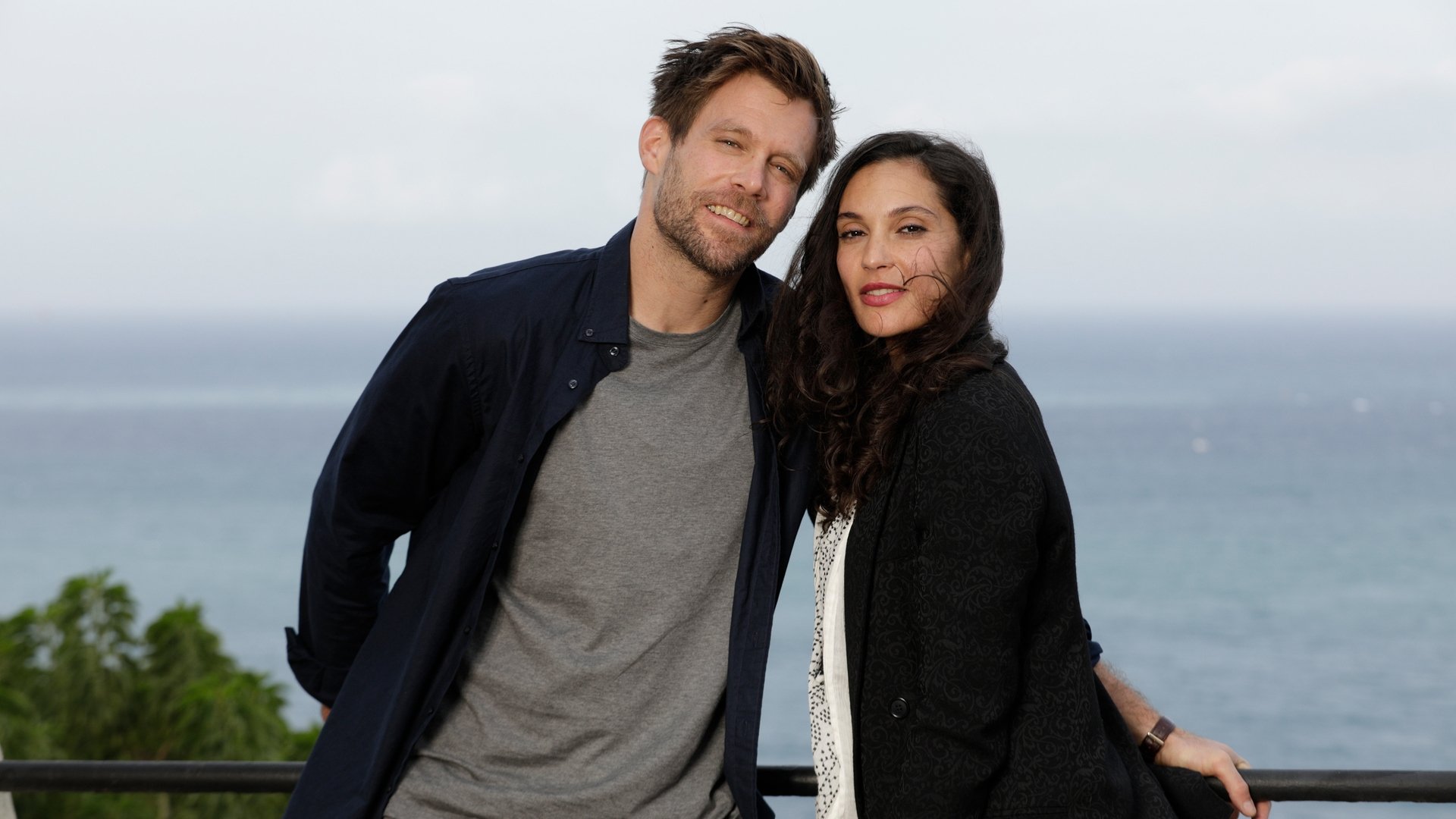 Backdrop for Algiers Confidential