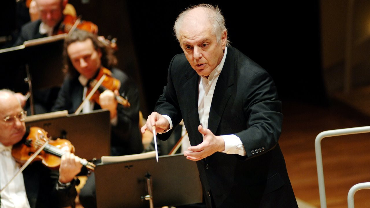 Backdrop for Daniel Barenboim: Beethoven - Piano Concertos 1-5