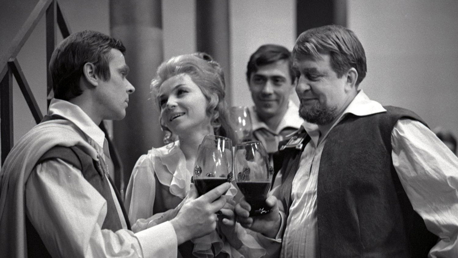 Backdrop for O statečném Petrovi