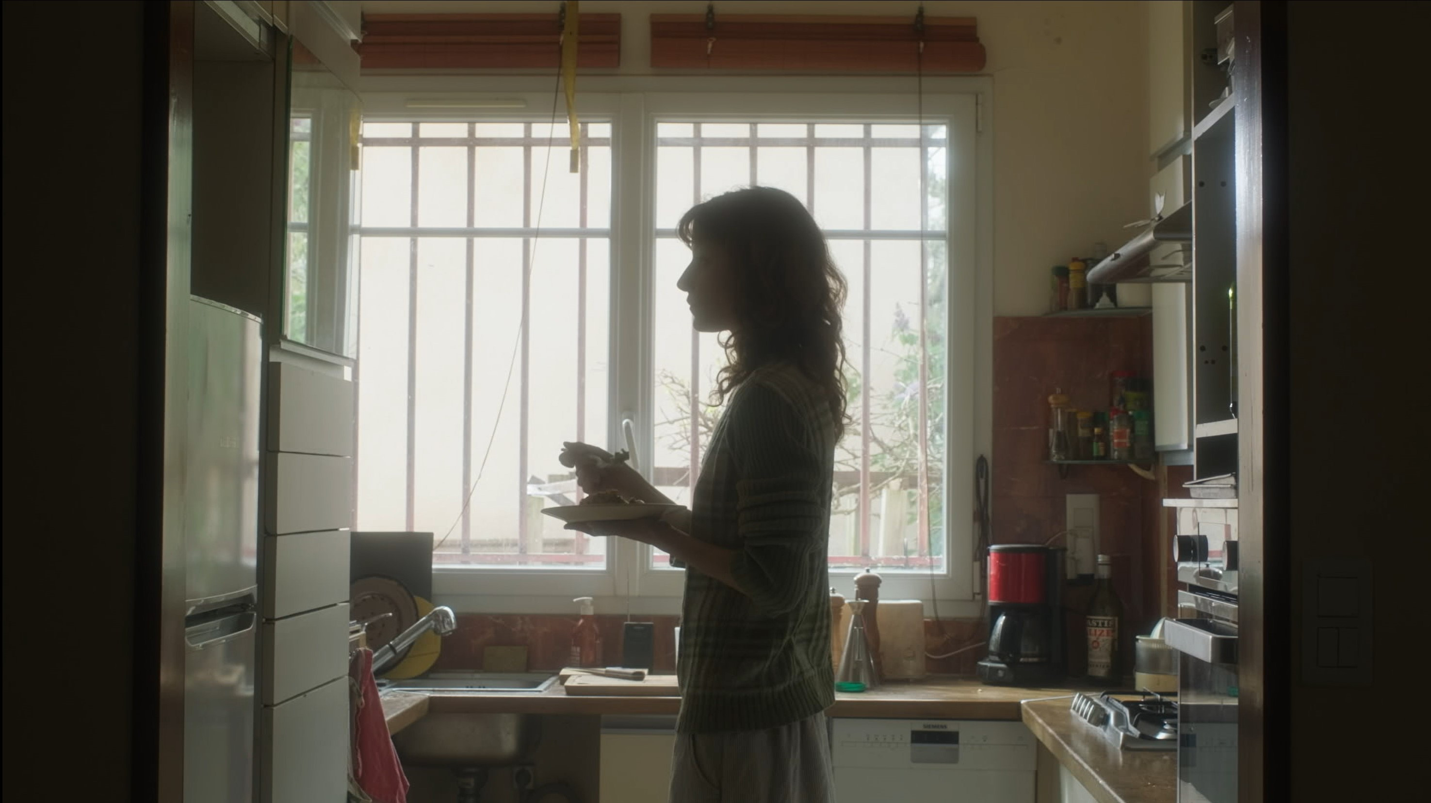 Backdrop for Je Pleure Comme Je Ris