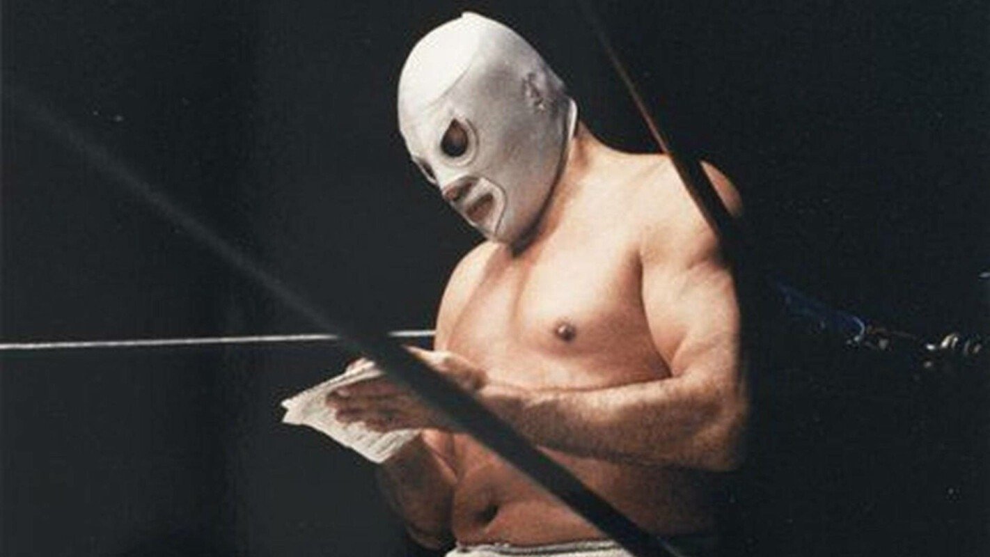 Backdrop for Santo: la leyenda del enmascarado de plata