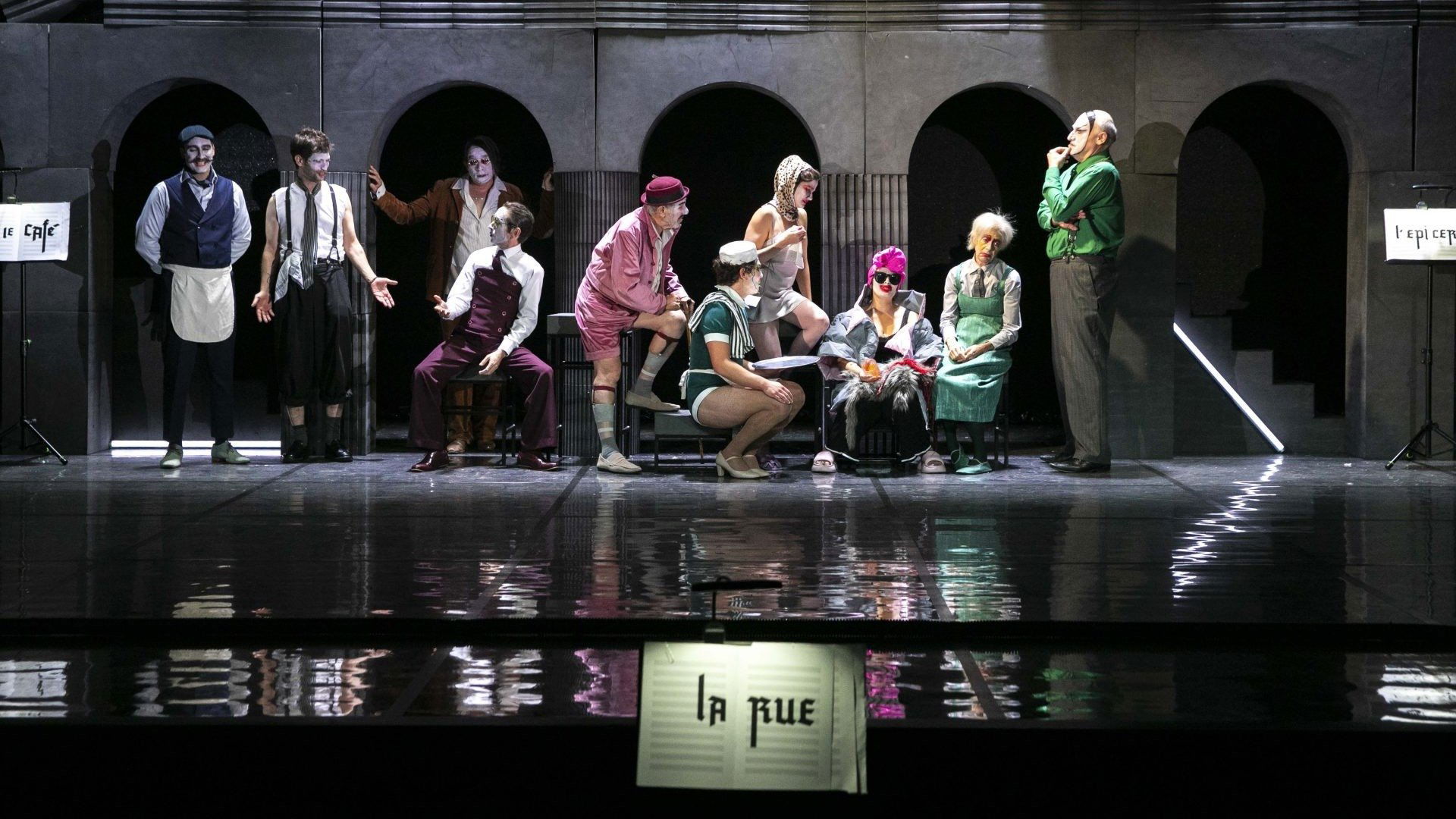 Backdrop for Rhinocéros