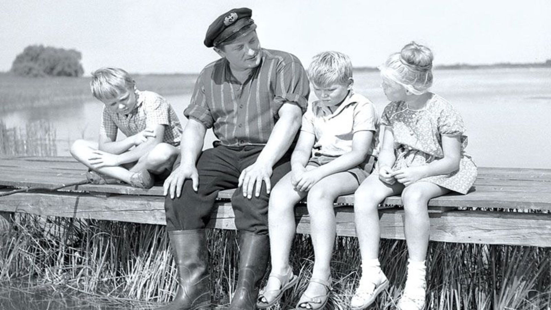 Backdrop for Lutt Matten and the White Seashell