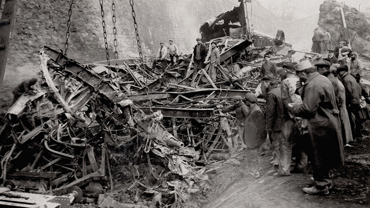 Backdrop for 1917, The Train from Hell