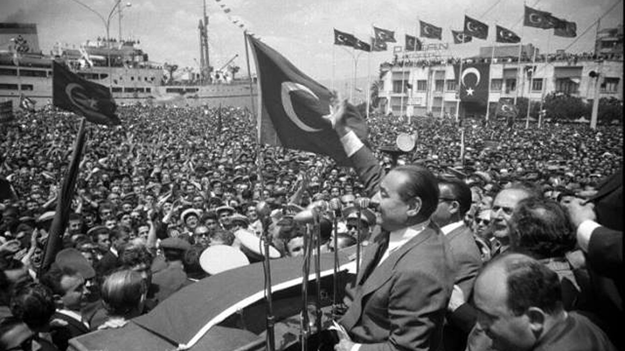 Backdrop for Demirkırat: The Goverment