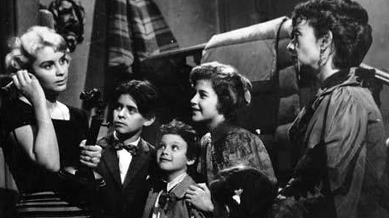 Backdrop for La caída