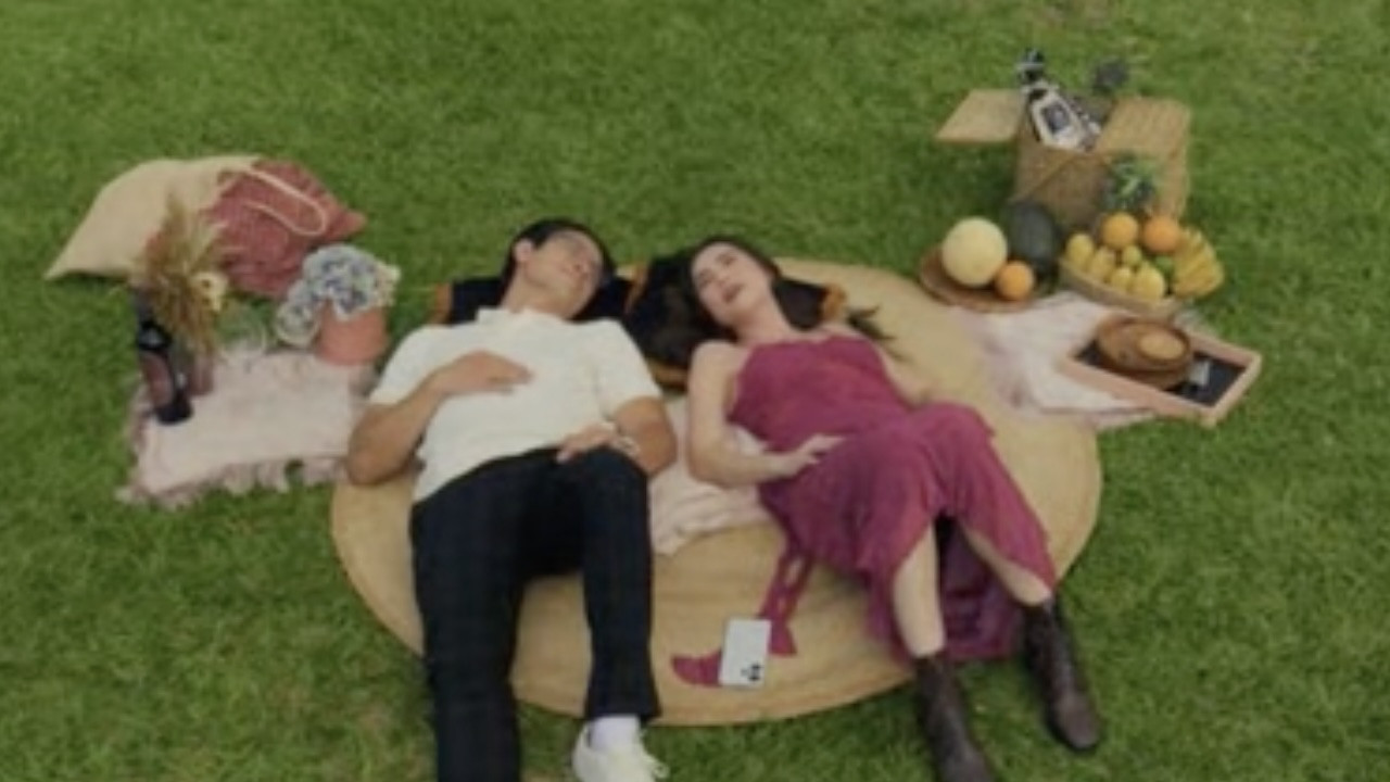 Backdrop for Meg & Ryan