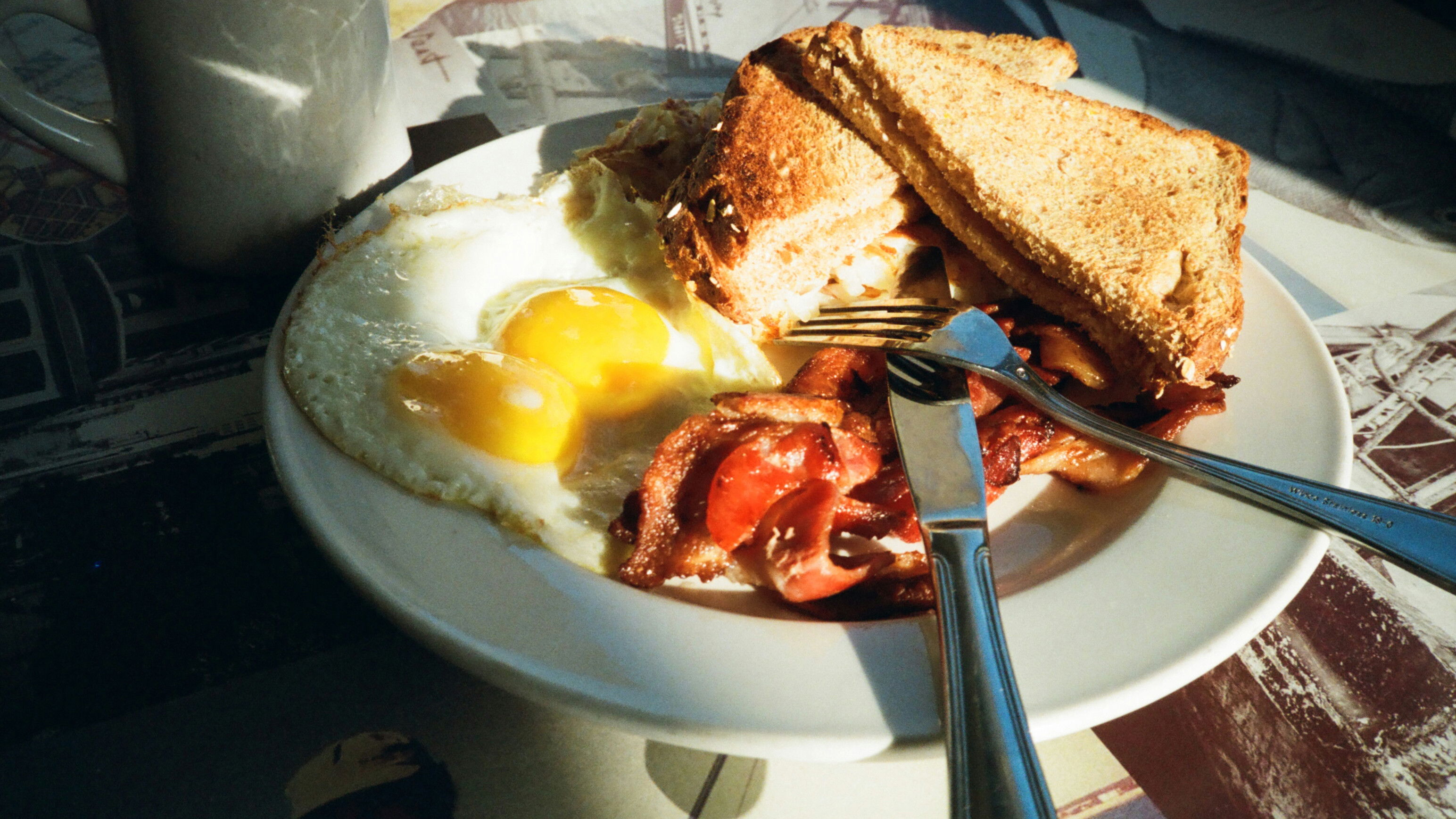 Backdrop for 場所はいつも旅先だった