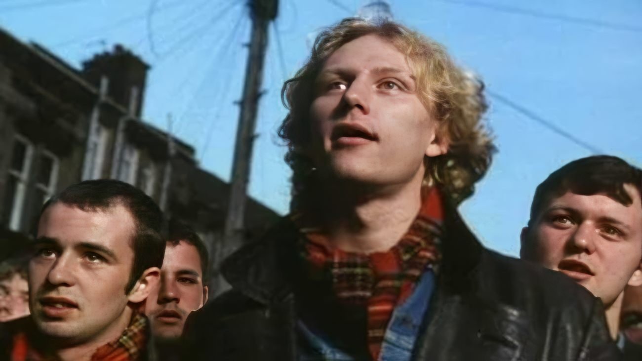 Backdrop for Small Faces