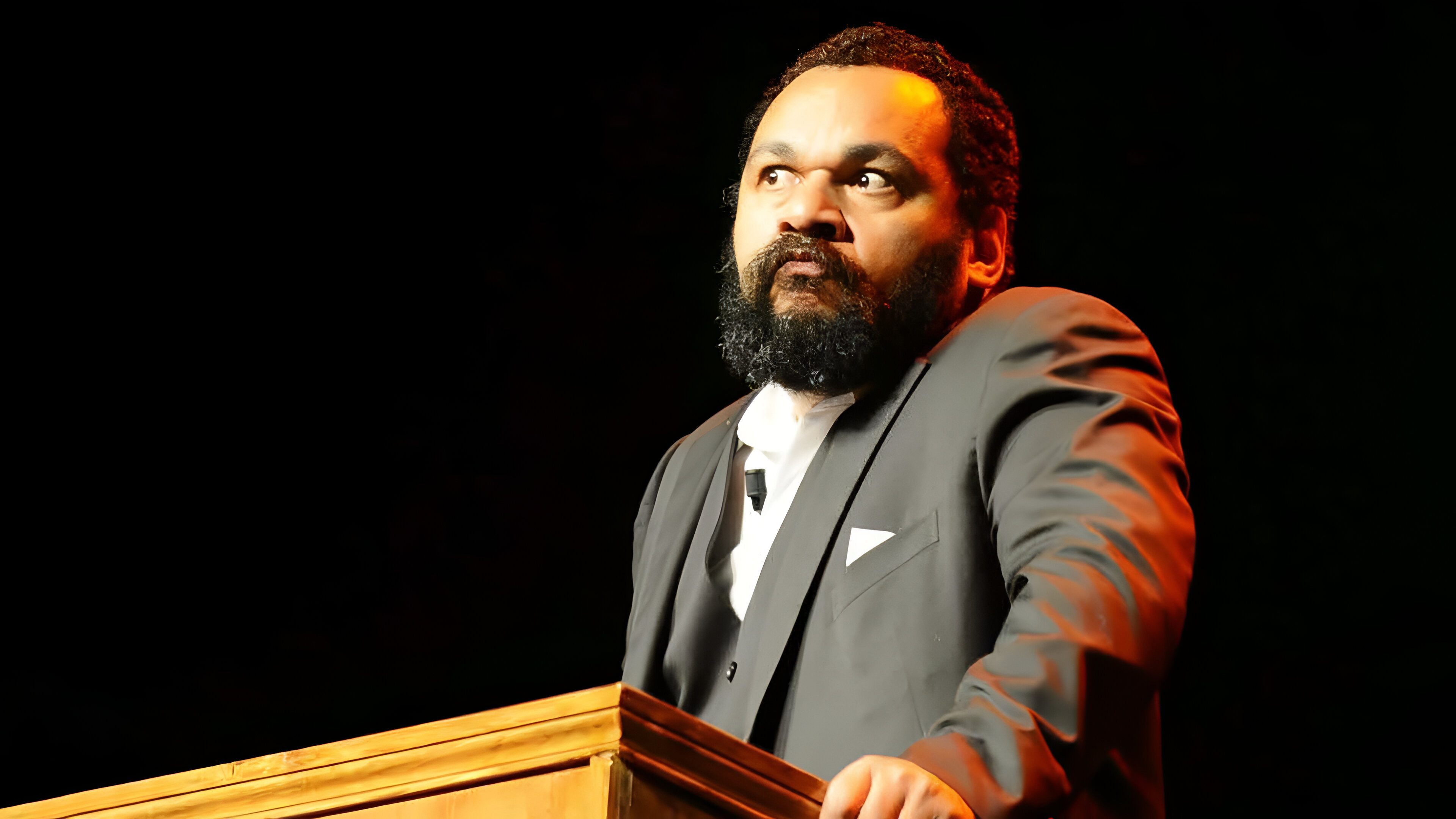 Backdrop for Dieudonné - Foxtrot