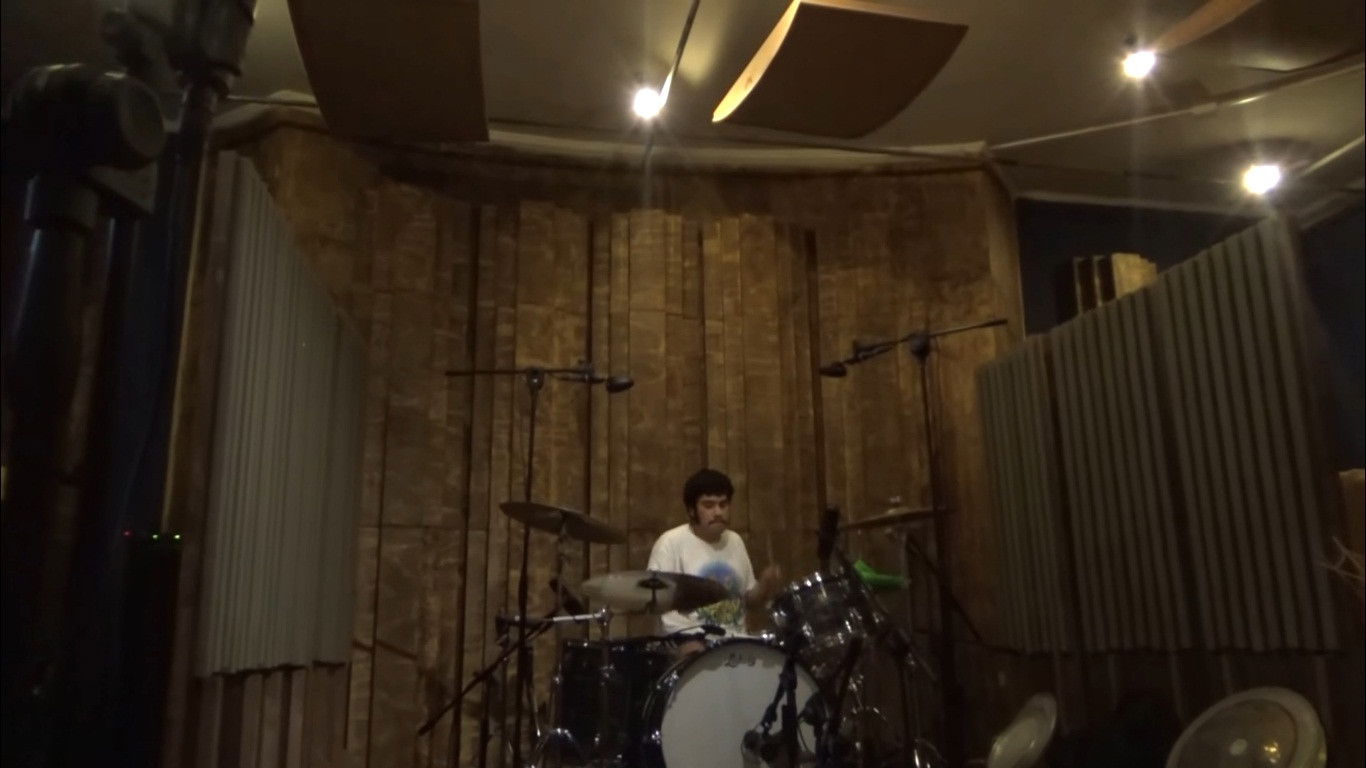 Backdrop for Ases Falsos: The Making of “El Hombre Puede”