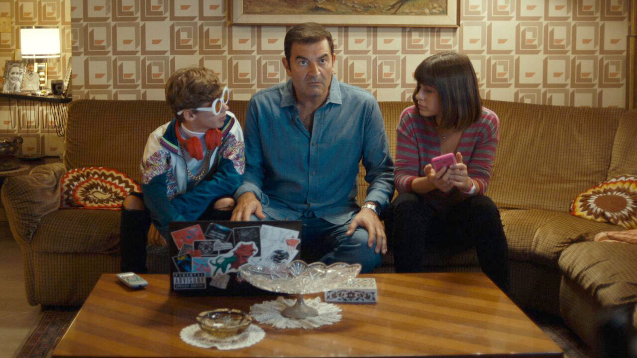 Backdrop for Appena un minuto