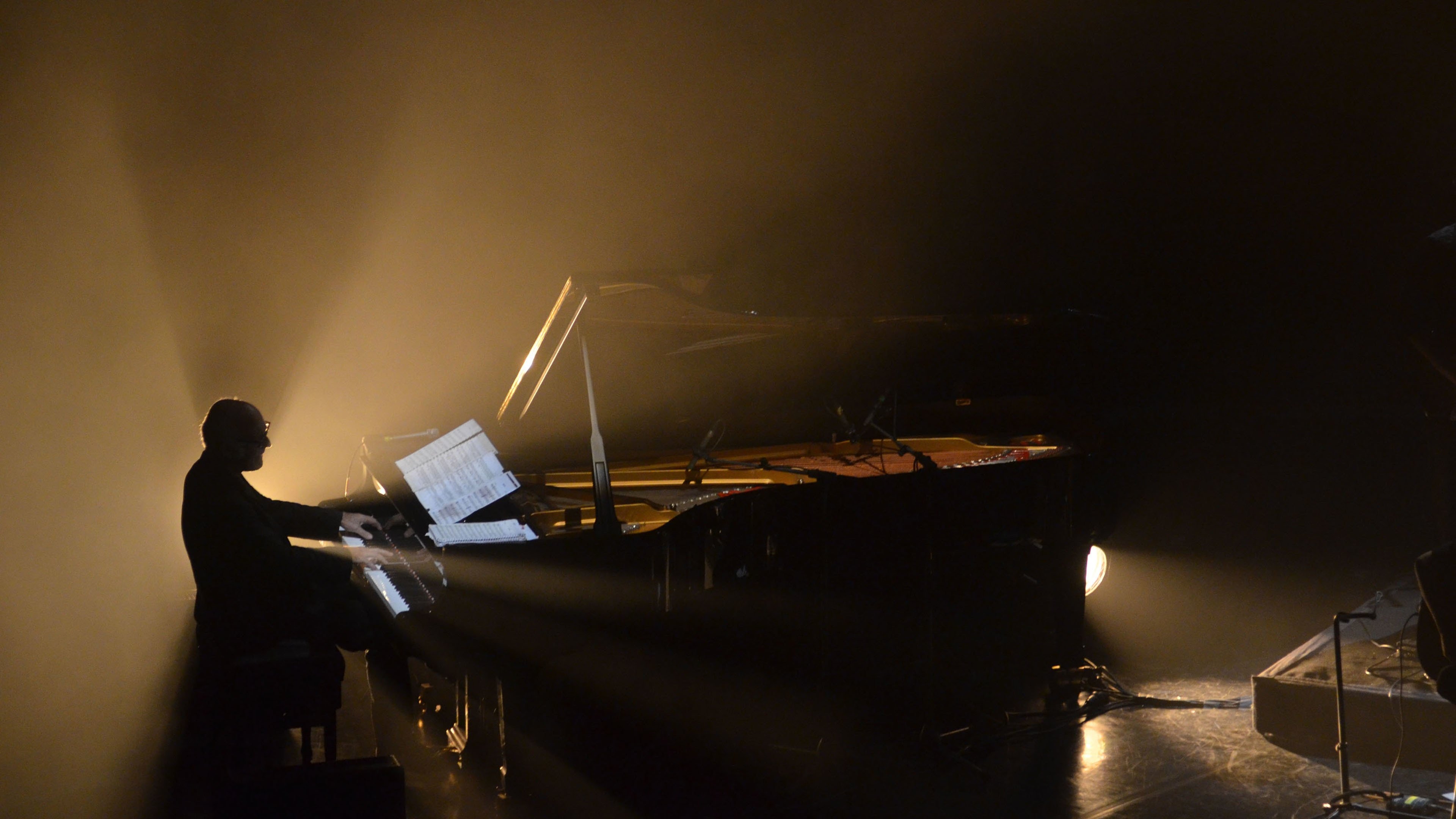 Backdrop for Ludovico Einaudi - Live In Verona: In A Time Lapse Tour