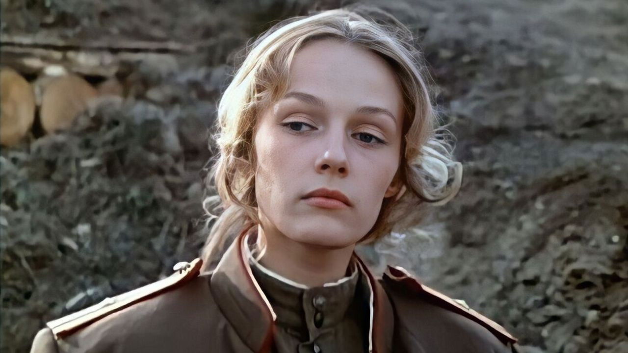 Backdrop for War-Time Romance