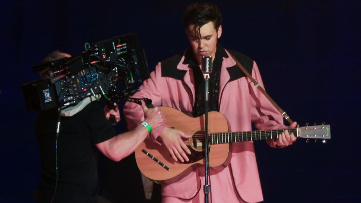 Backdrop for Bigger Than Life - The Making of Elvis