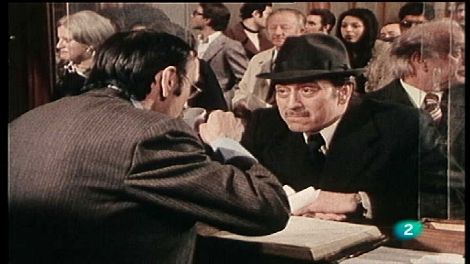 Backdrop for Este Señor de Negro