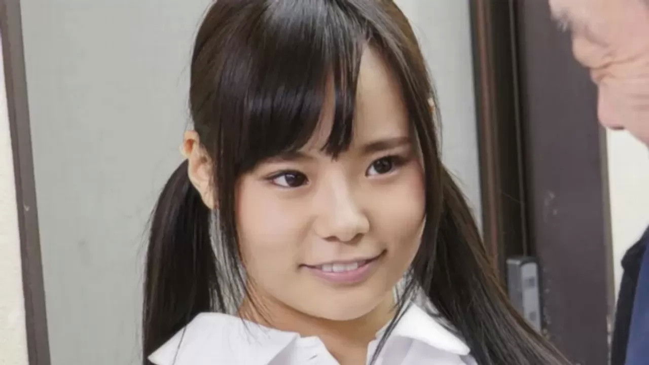 Backdrop for Daughter-in-law Who Can’t Resist Even when Played Around by Father and Grandfather Right Next to Bathhouse Men