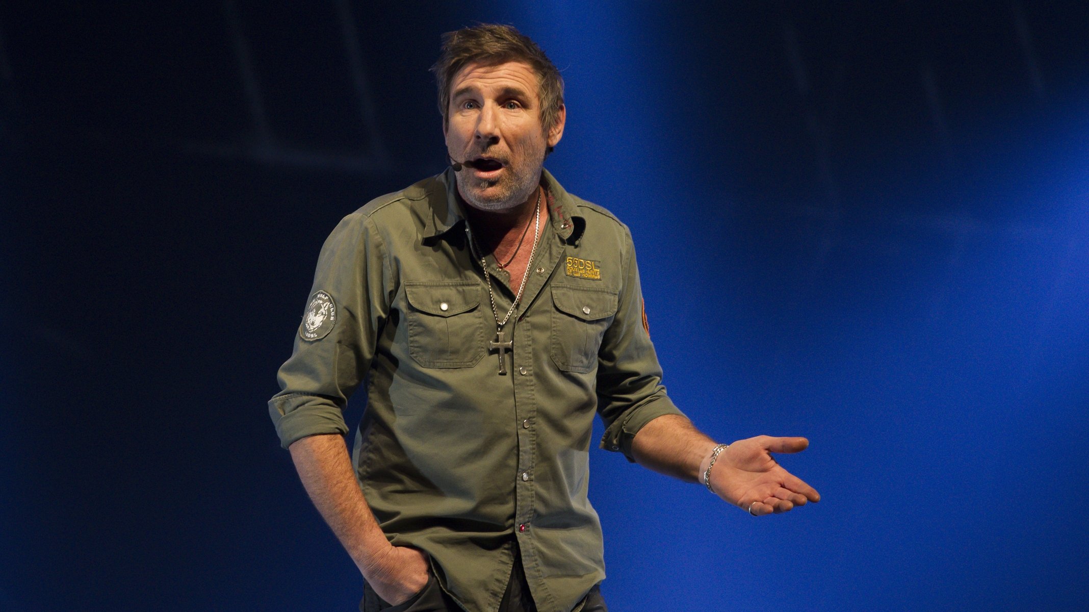 Backdrop for Peter Macleod : Libre