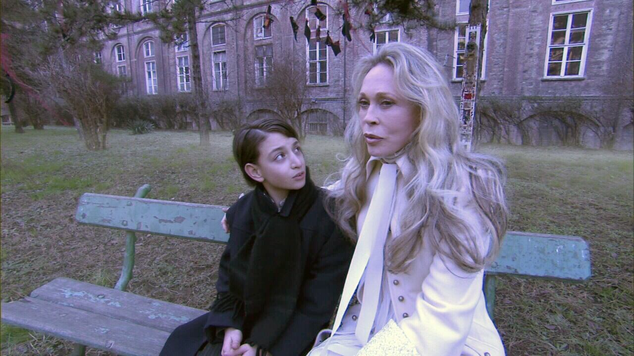 Backdrop for La rabbia