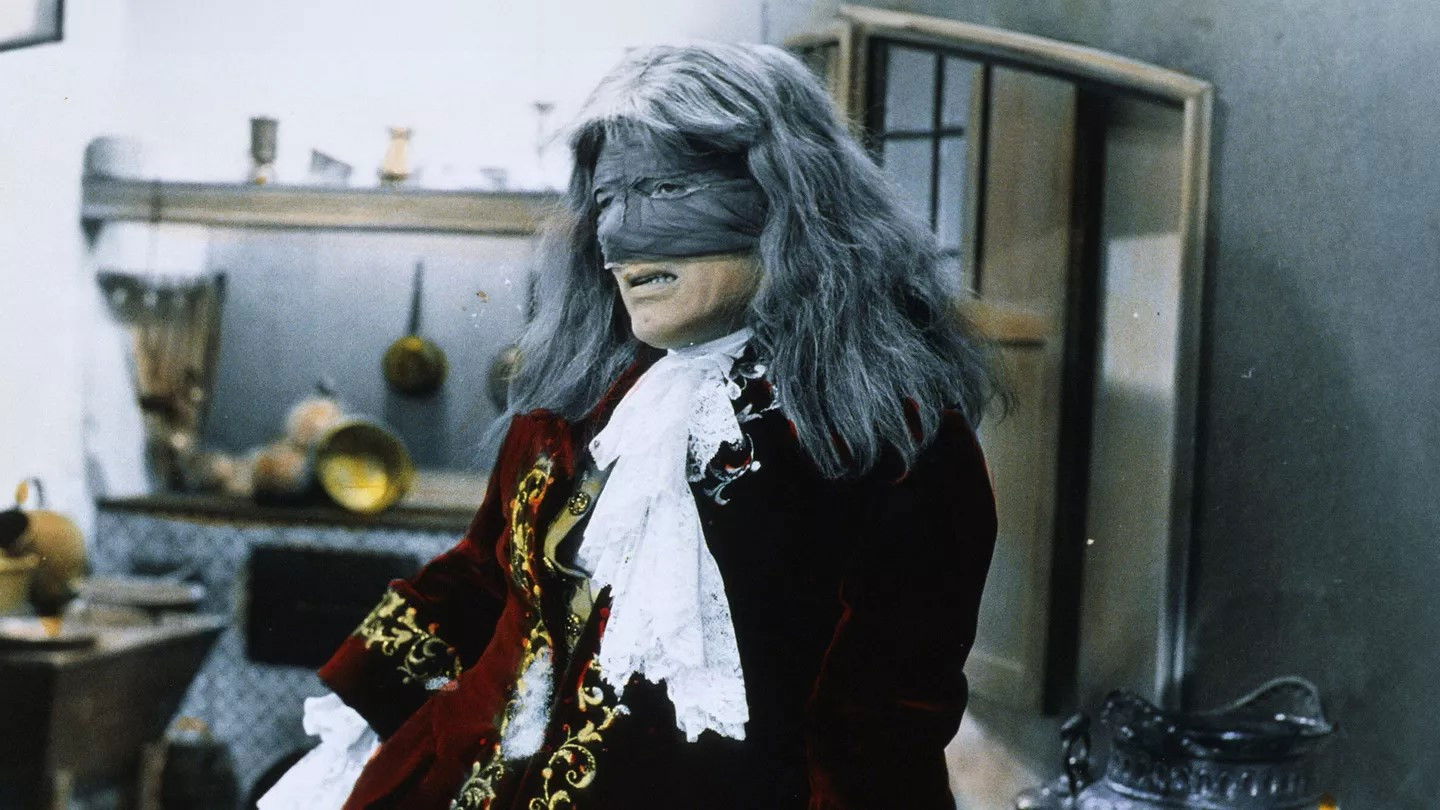 Backdrop for Le Bossu