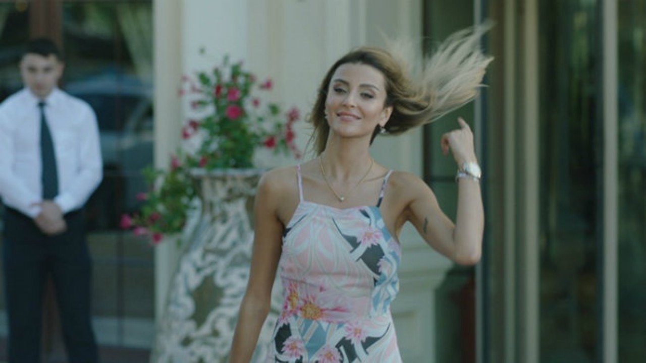 Backdrop for Geniş Aile 2: Her Türlü