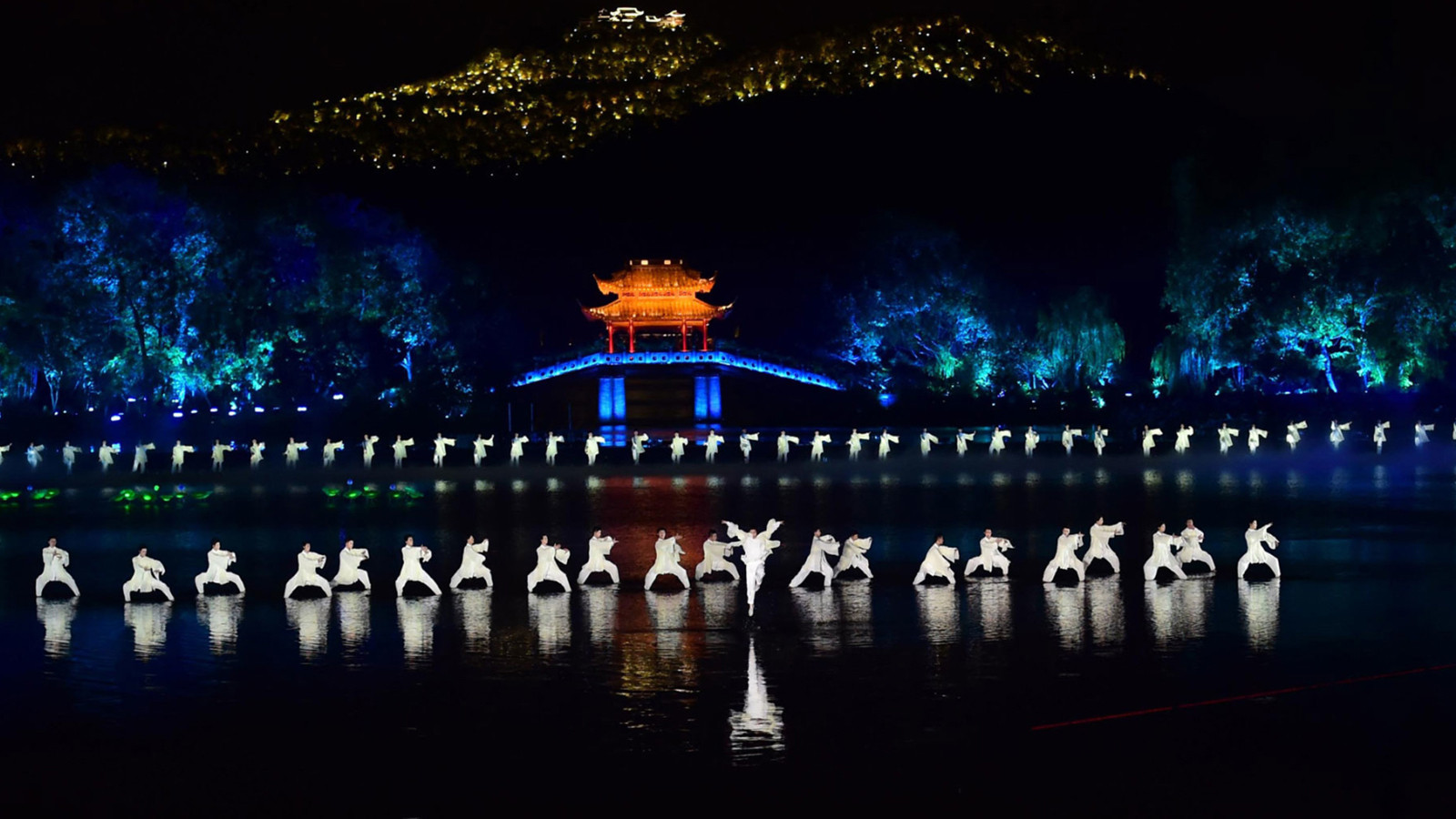 Backdrop for 最忆是杭州