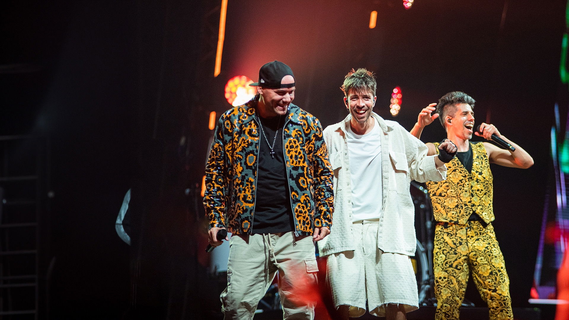 Backdrop for D'ZRT - O Regresso