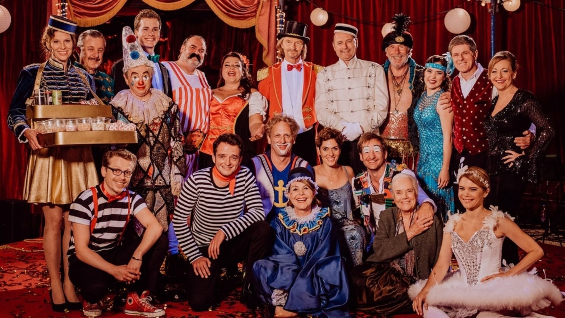 Backdrop for Manege frei für die Liebe