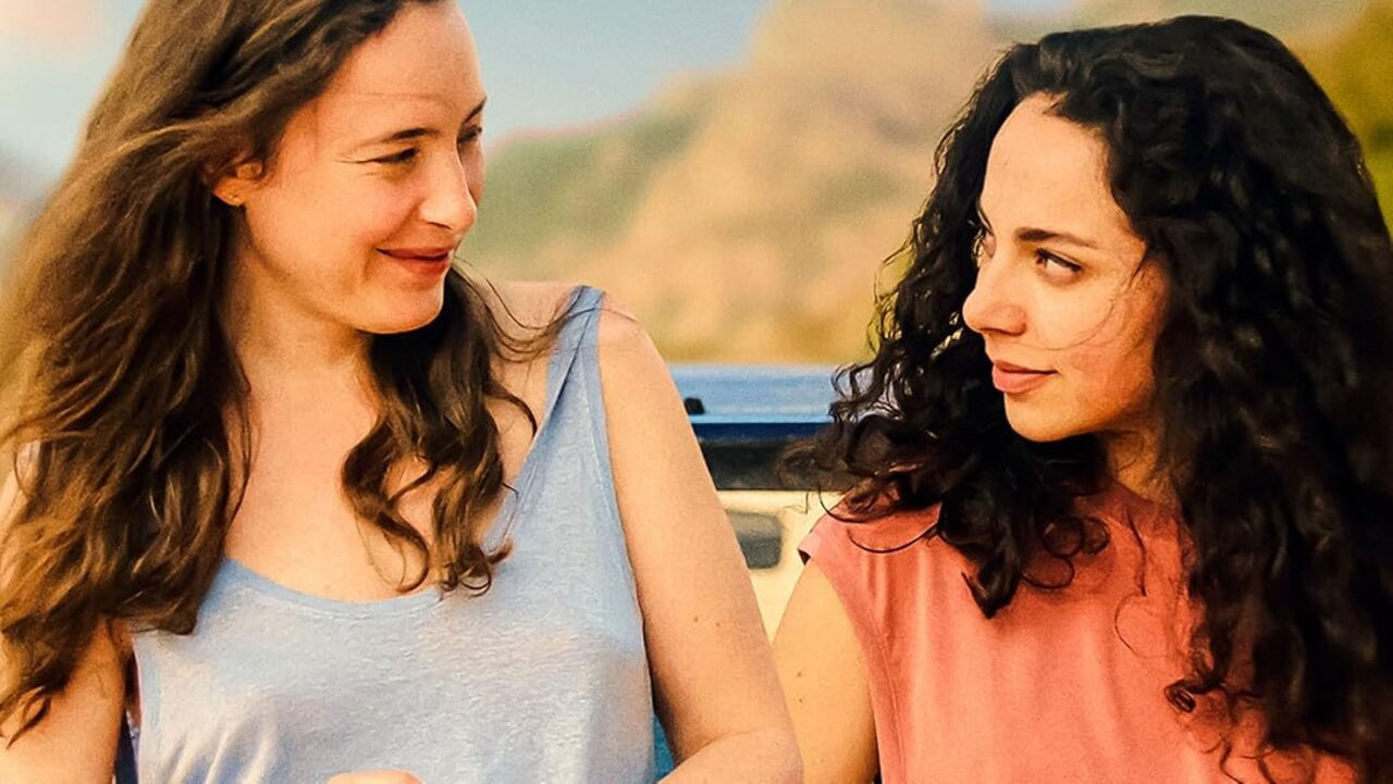 Backdrop for Upon Her Lips: French Kiss